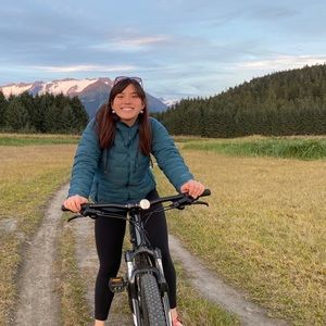 Meet your Posher, Alondra